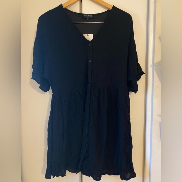 In The Style Button Down Dress in Size 8 - Picture 5 of 5